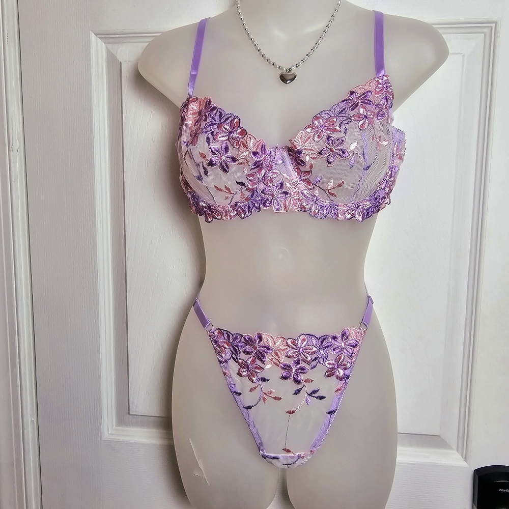 New Cherry Blossom Bloom Appliqùe Thong Lingerie Set Size Medium